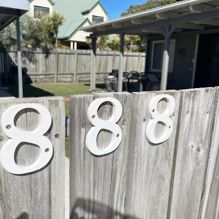 Bribie Beach Bungalow Lejlighed Bongaree Eksteriør billede